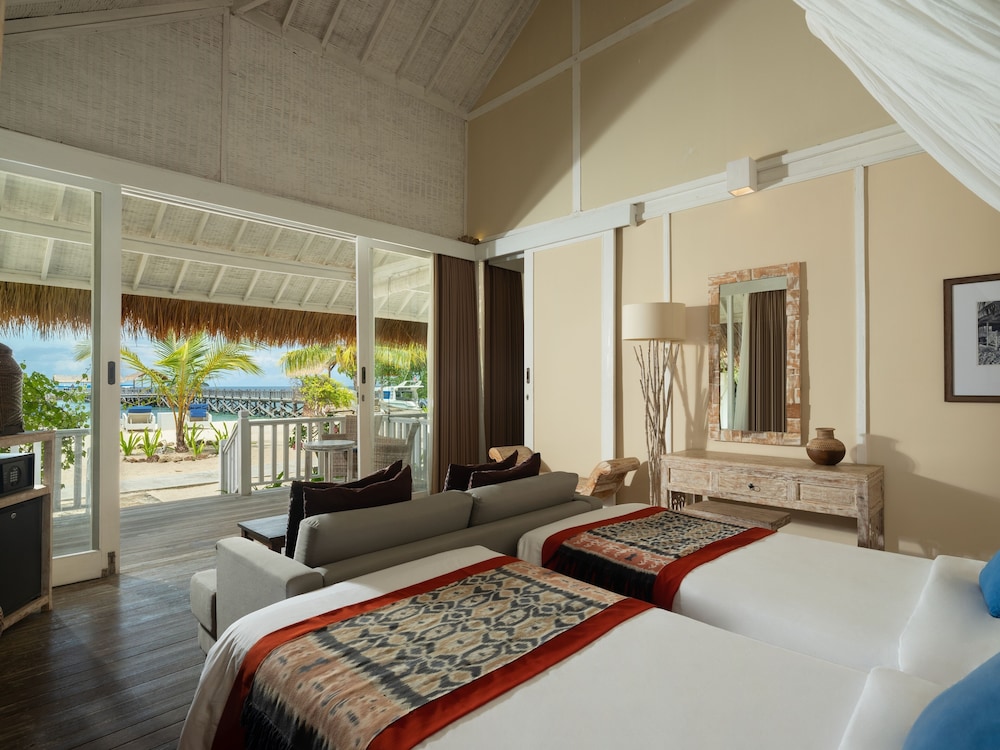 BEACH, BUNGALOW