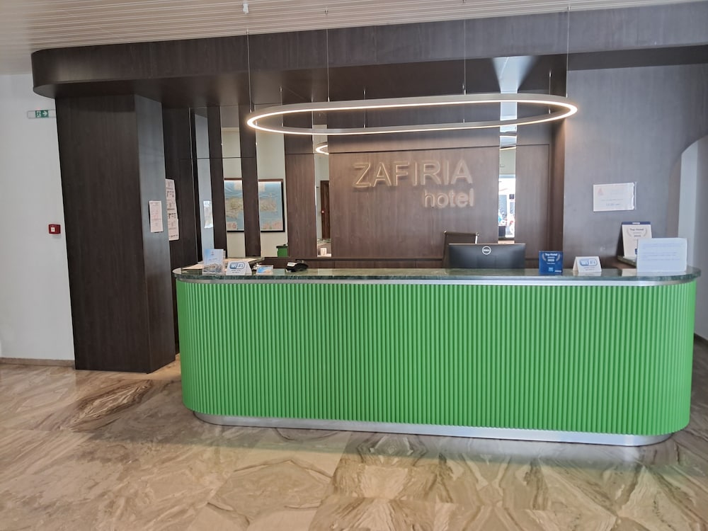 Zafiria 8/49