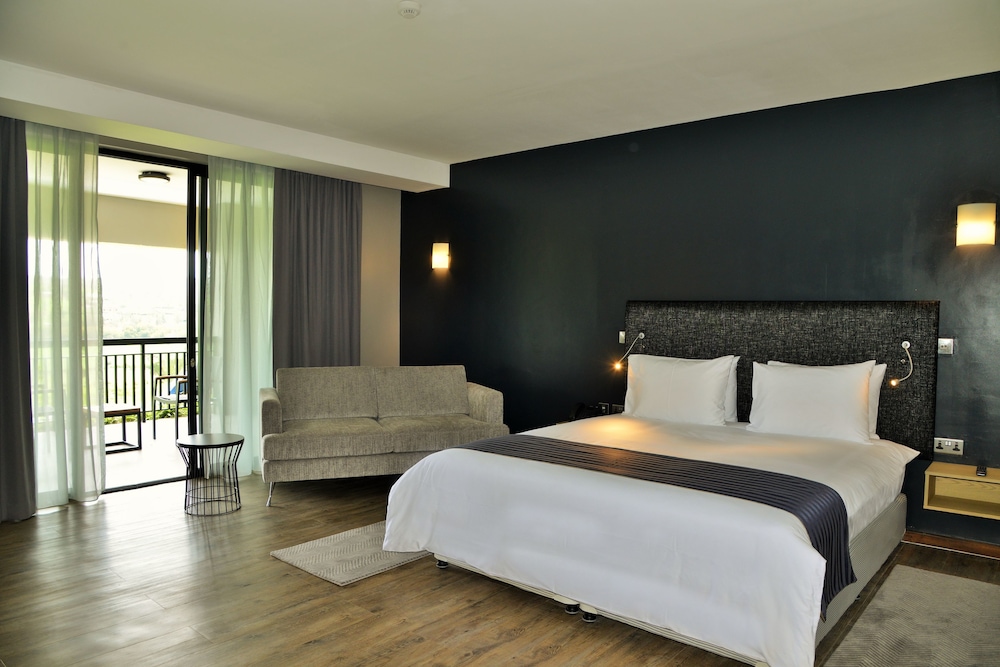 Mantis Epic Hotel And Suites 16/63
