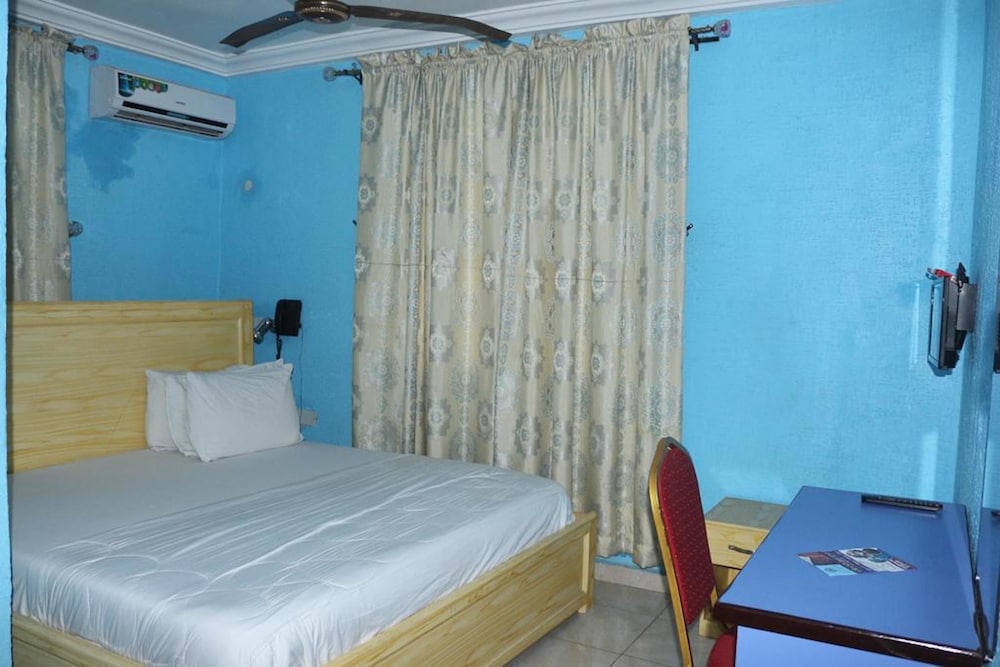 Grand Decent Hotel And Suites 7/14