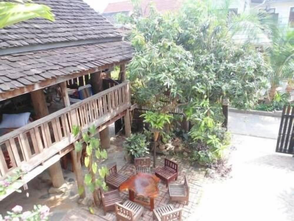 Lao Lu Lodge 2/91