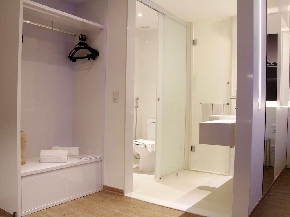 Ibis Styles Brasilia Aeroporto Hotel (ex Base Concept Hotel) 68/69