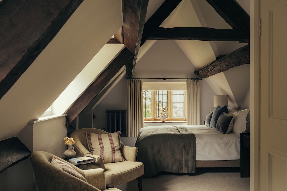 Charingworth Manor 33/50
