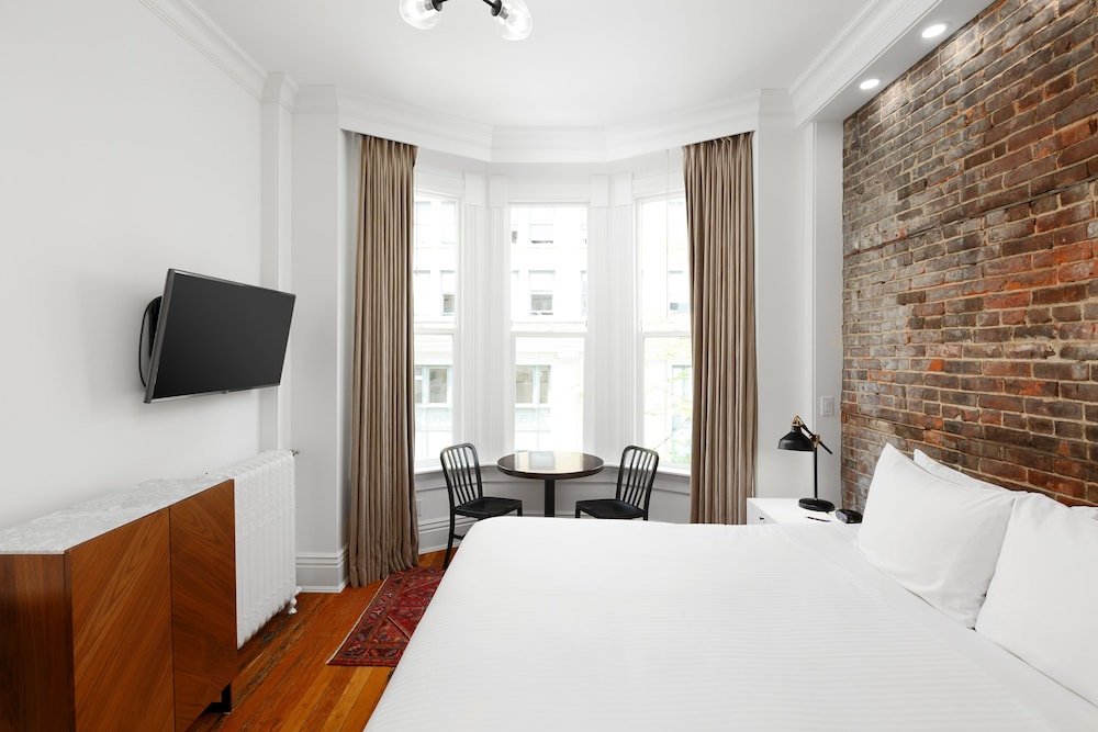 Victorian Hotel 35/74