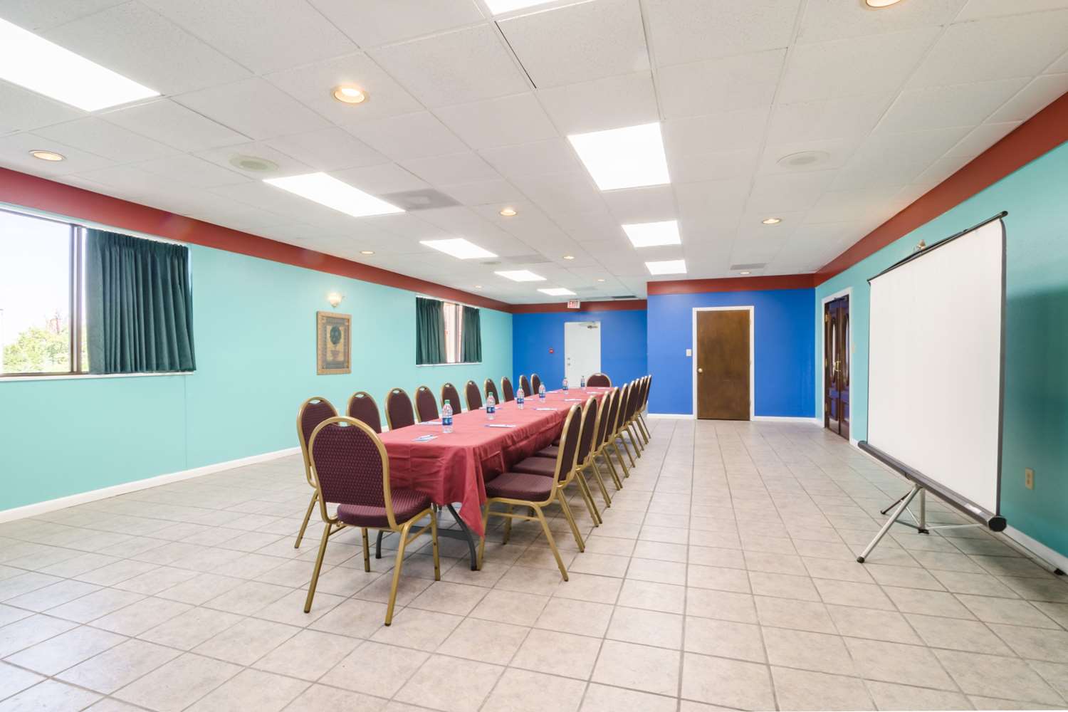 OYO hotel Greensboro east I 40 18/25