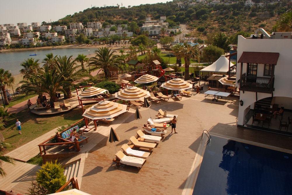 Costa Bitezhan Hotel 60/73