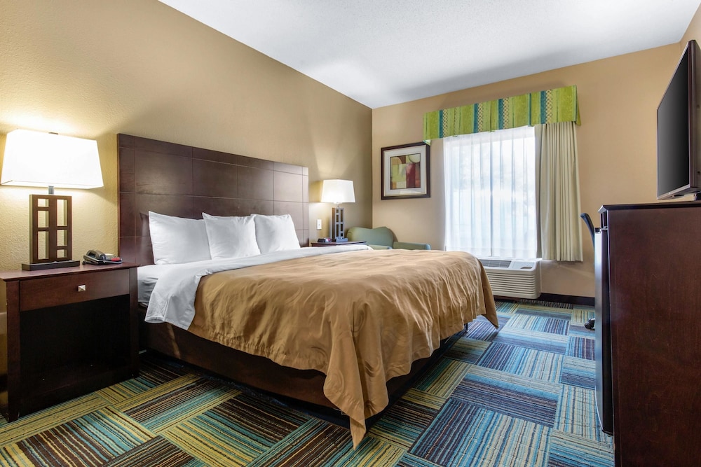 Quality Inn & Suites Arnold St Louis 13/29