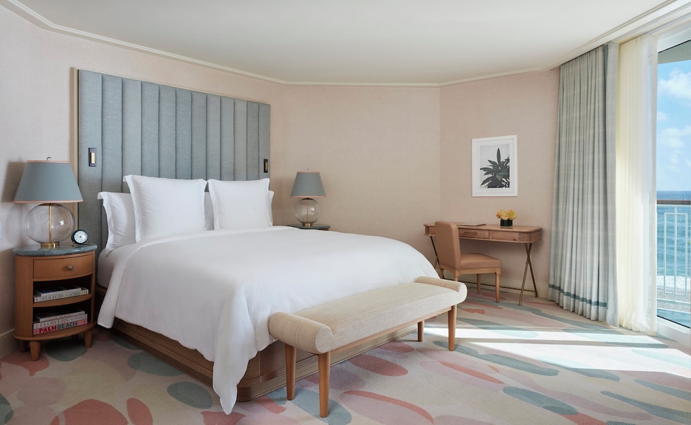1 Bedroom, Suite, King Bed, Ocean Front, Sofa