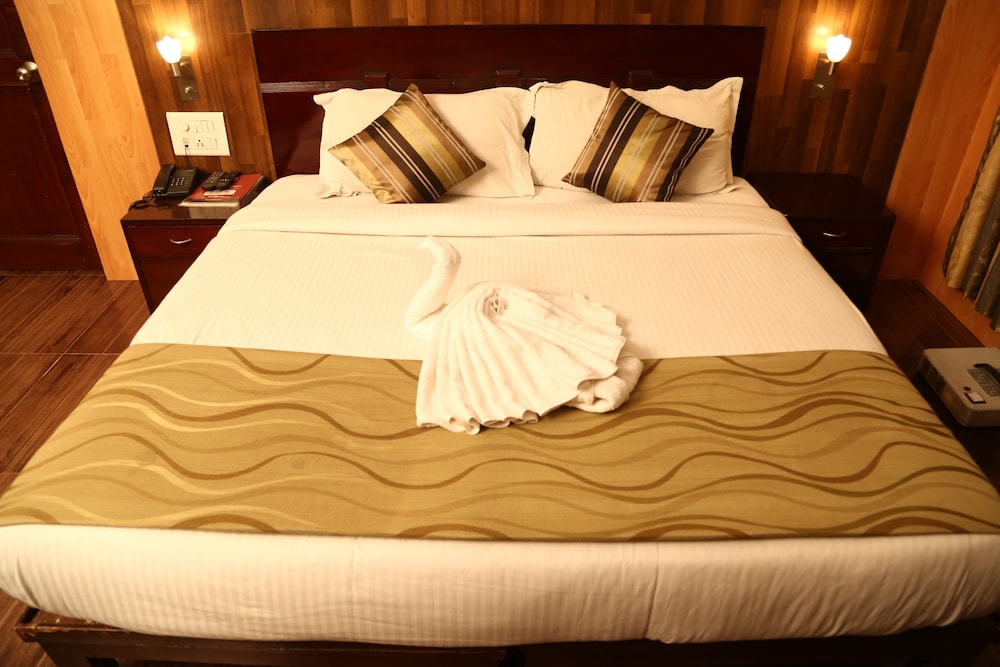 Hotel Krishna Sagar(Raj Nagar) 30/62
