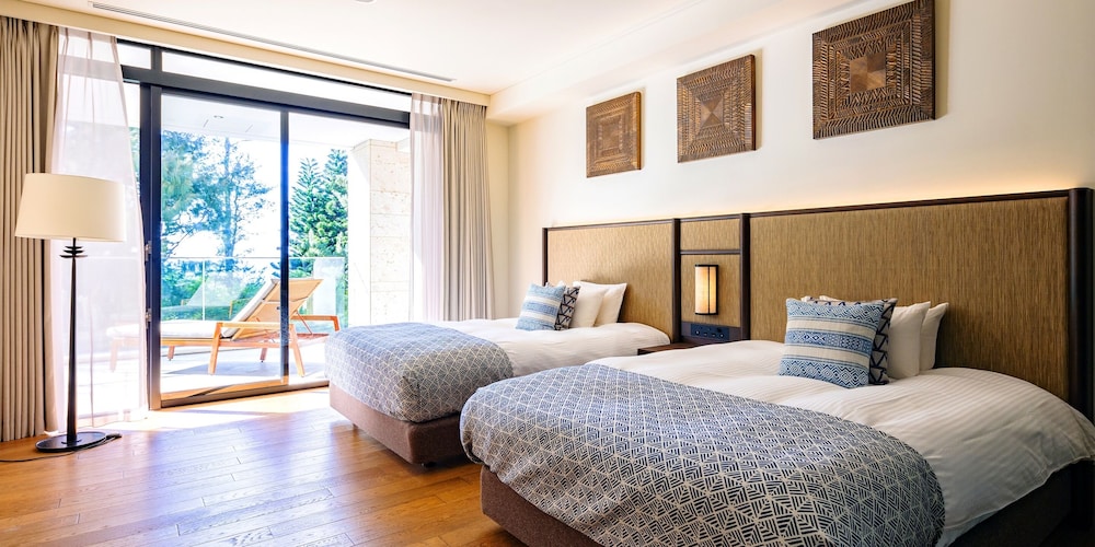 3 Bedrooms, Master, Maisonette, Suite, King Bed, 3 Double Beds, Private Pool