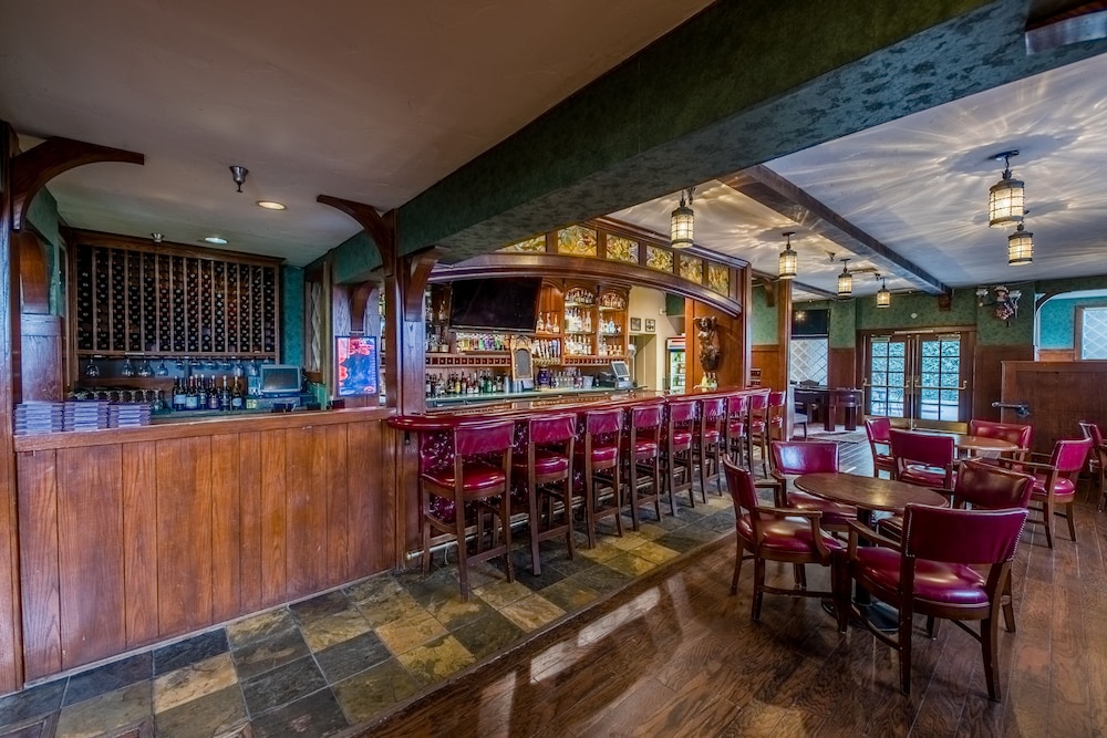 HISTORIC SANTA MARIA INN 54/67
