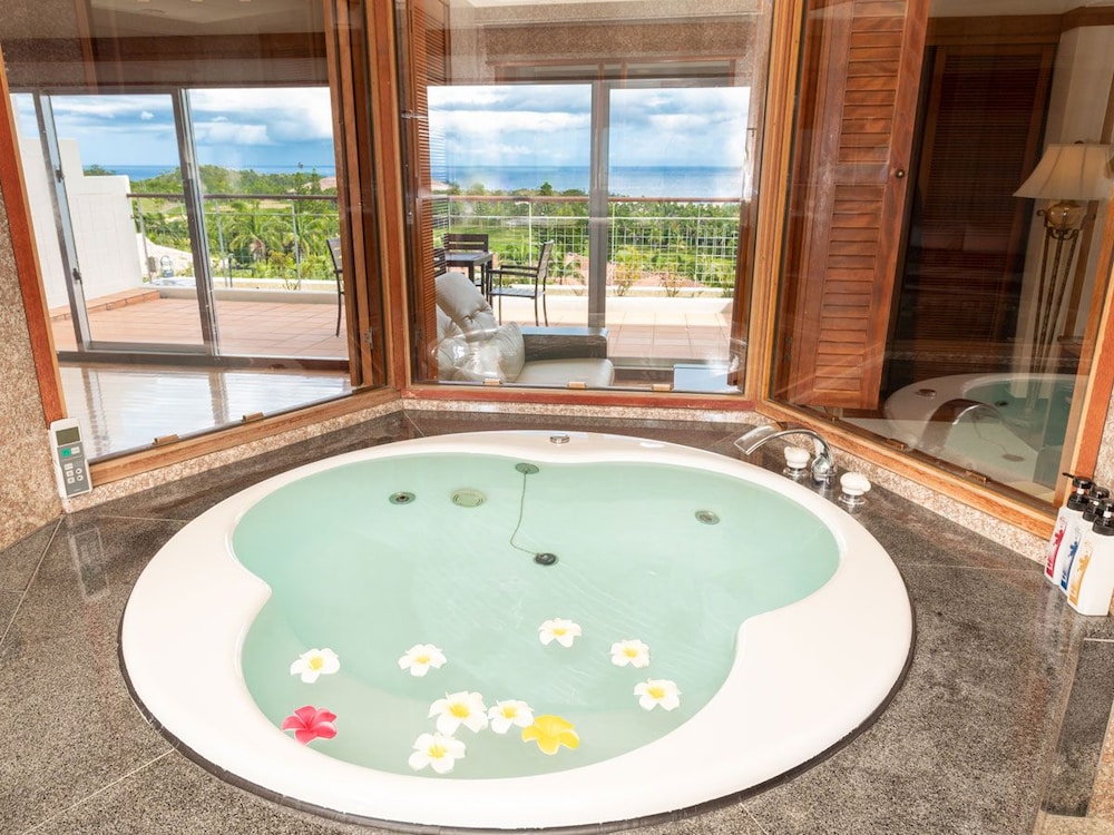 Kanucha Bay Hotels and Villas 32/80