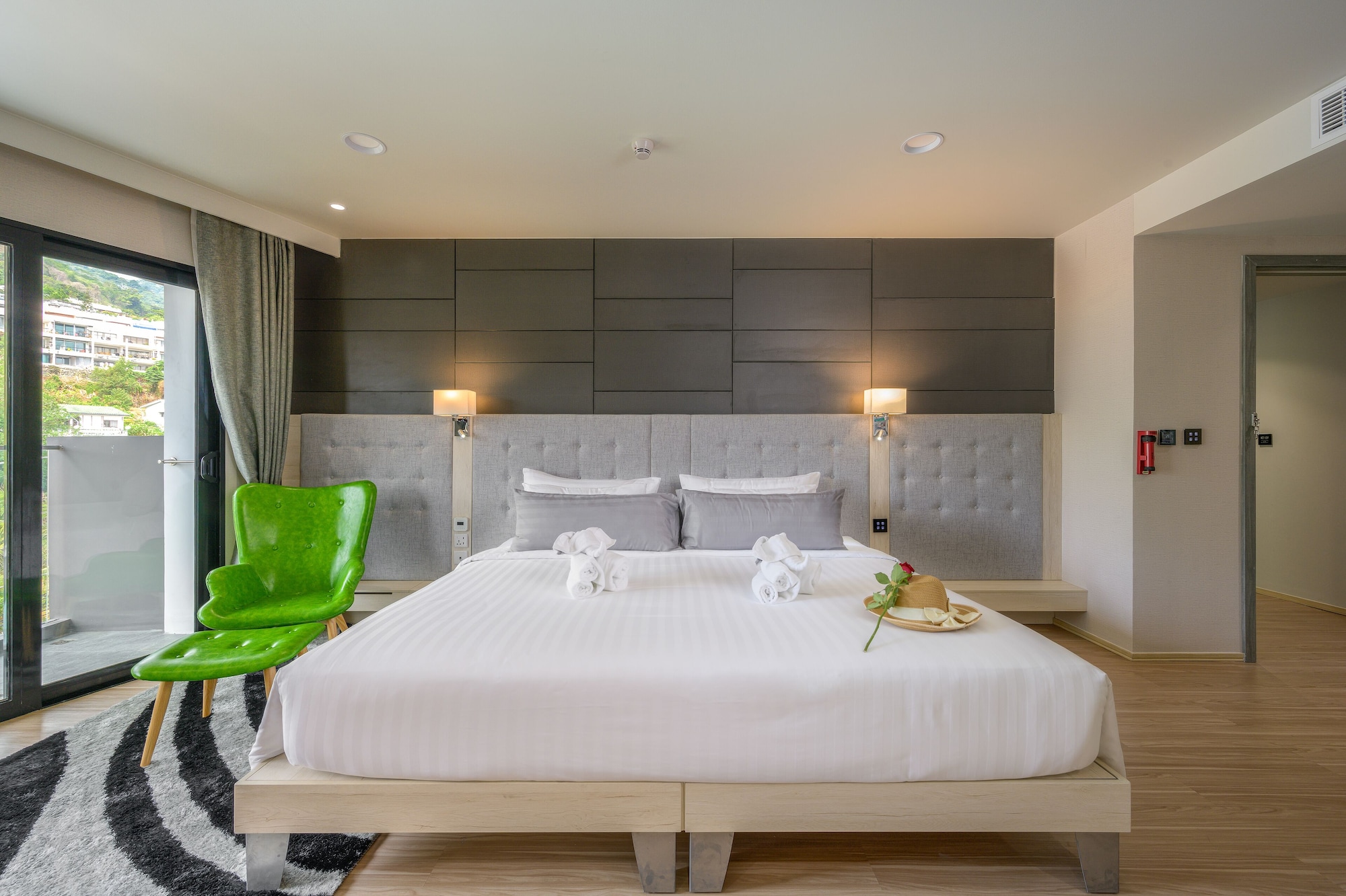 2 BEDROOMS, EXECUTIVE, SUITE