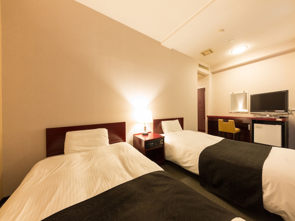 Apa Hotel Tsubamesanjo-Ekimae 3/65