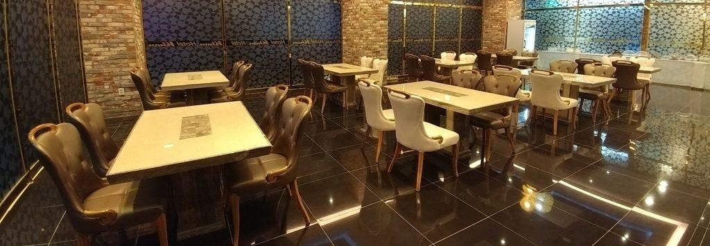Khan Hotel 17/18