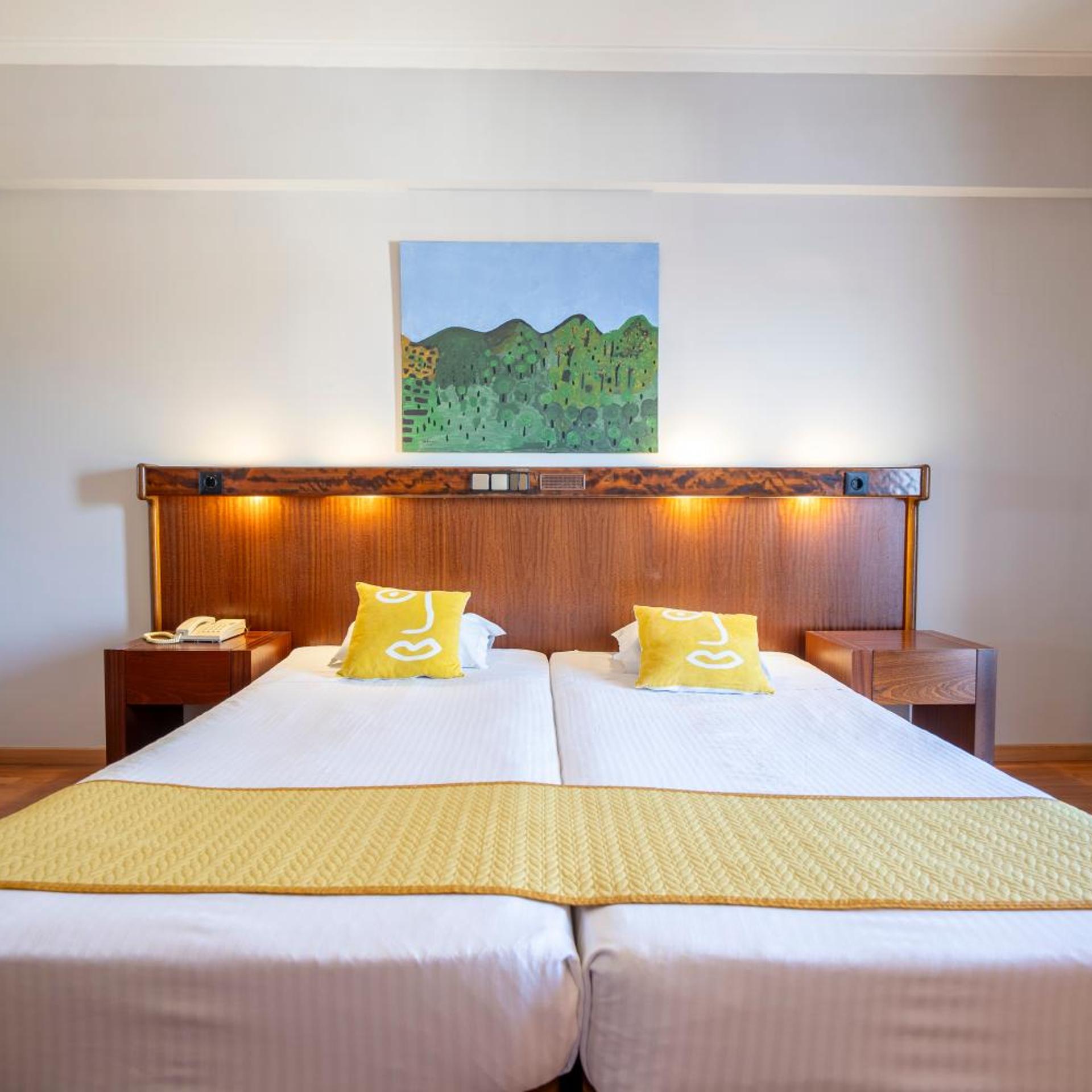 Room, Twin Beds, Hotel Onix 6/8