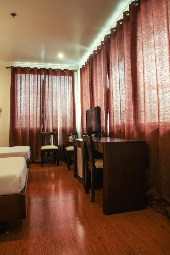 De Luxe Hotel 22/40