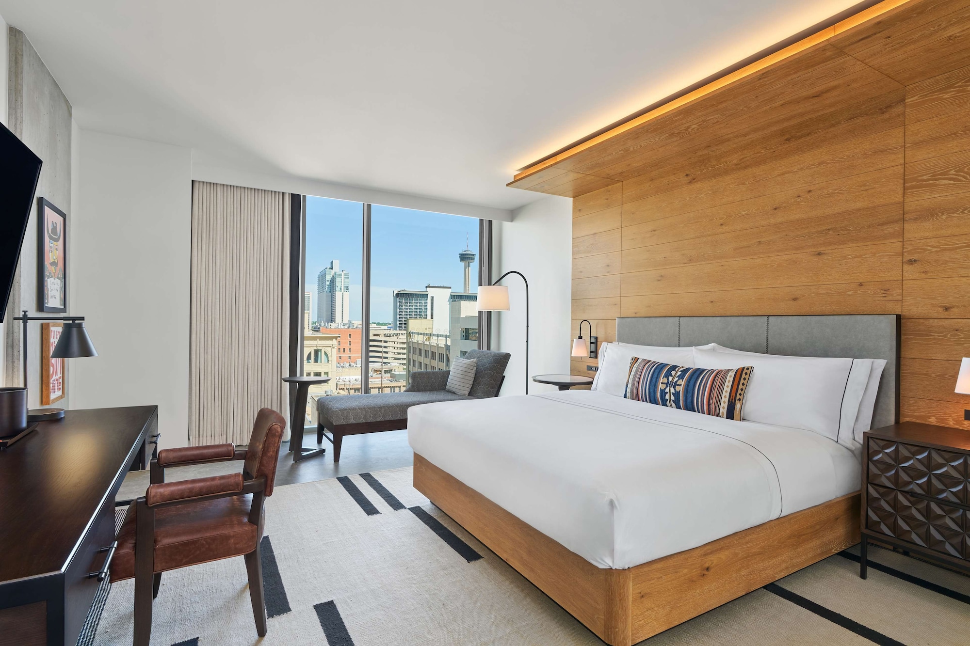 Suite, King Bed