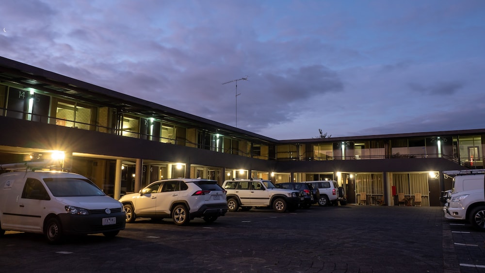 The Olive Tree Motel 26/31