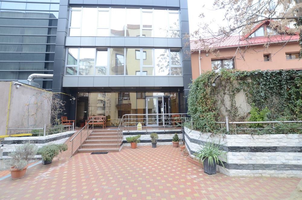 Decebal Residence Apartments 75/80