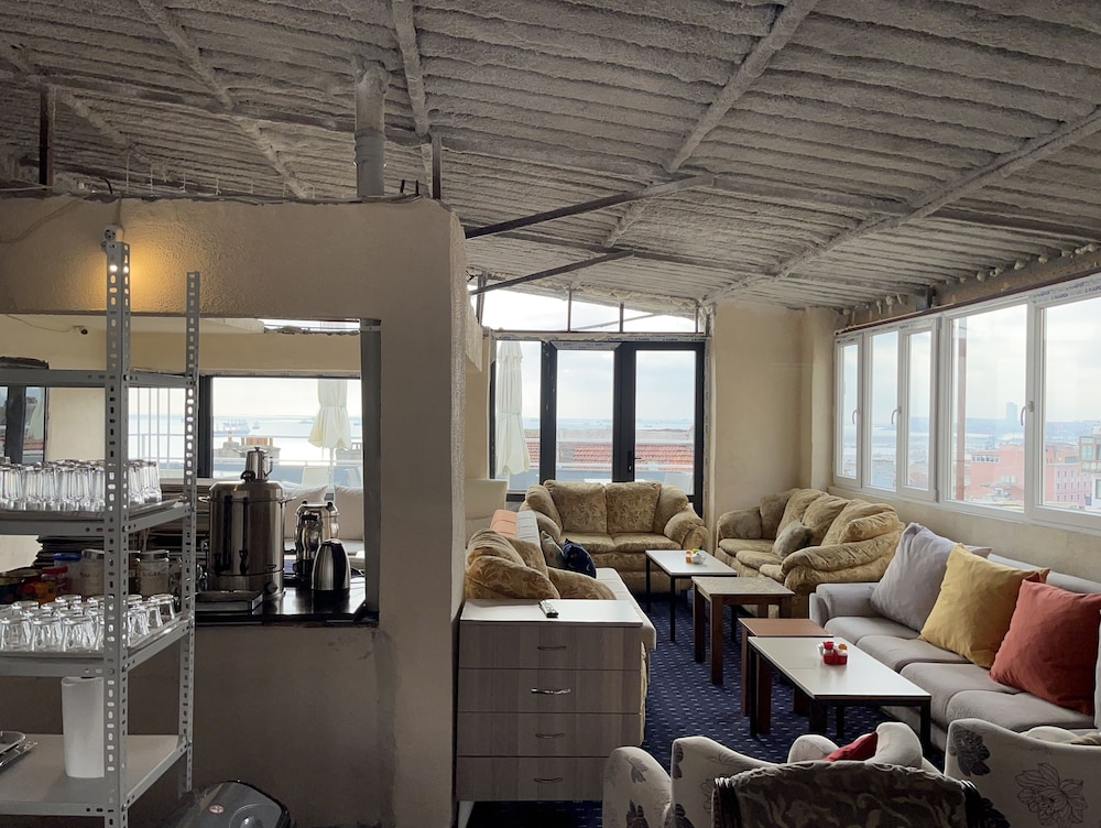Istanbul Paris Hotel And Hostel 52/74