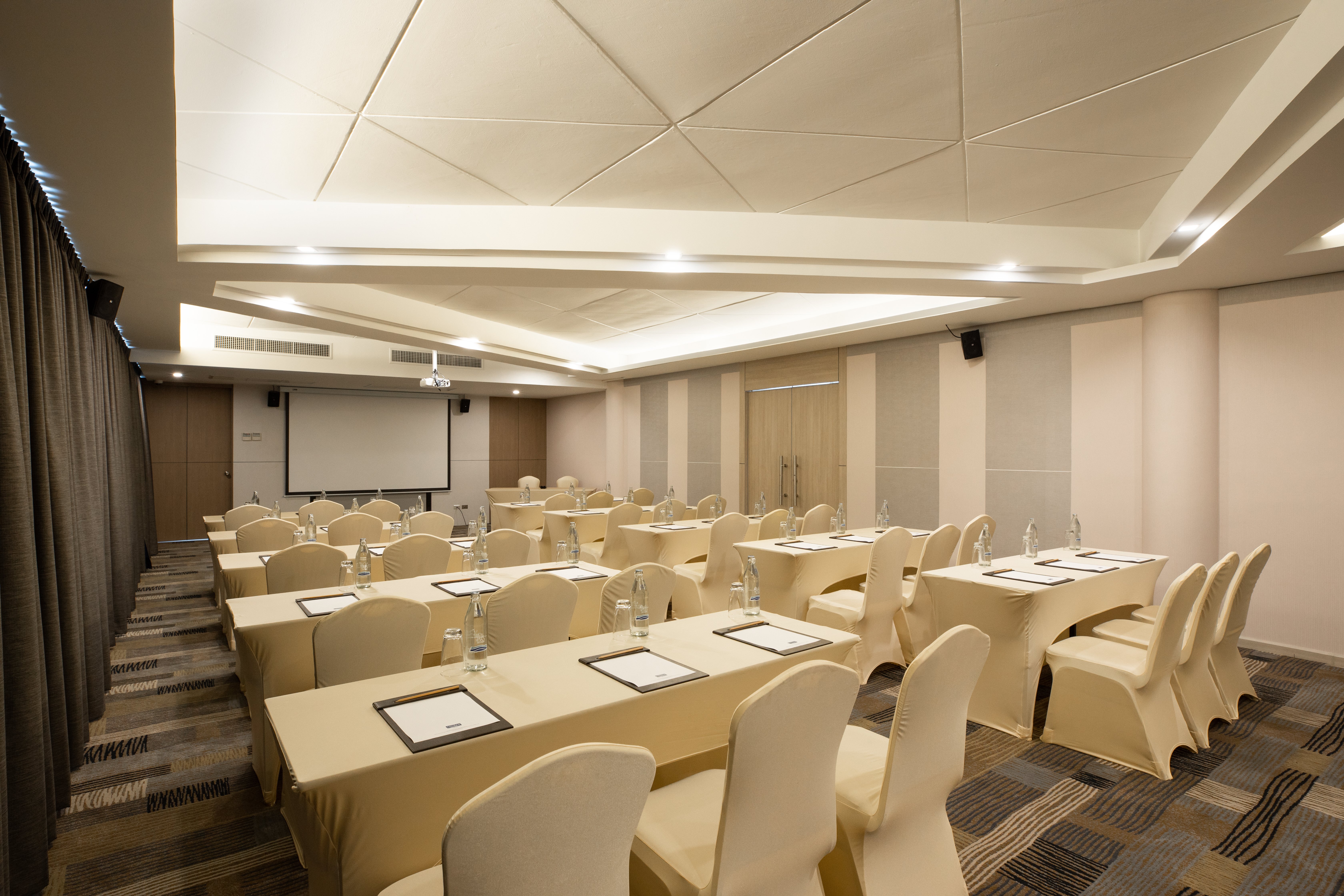 Centara Life Cha-Am Beach Resort Hua Hin 61/74