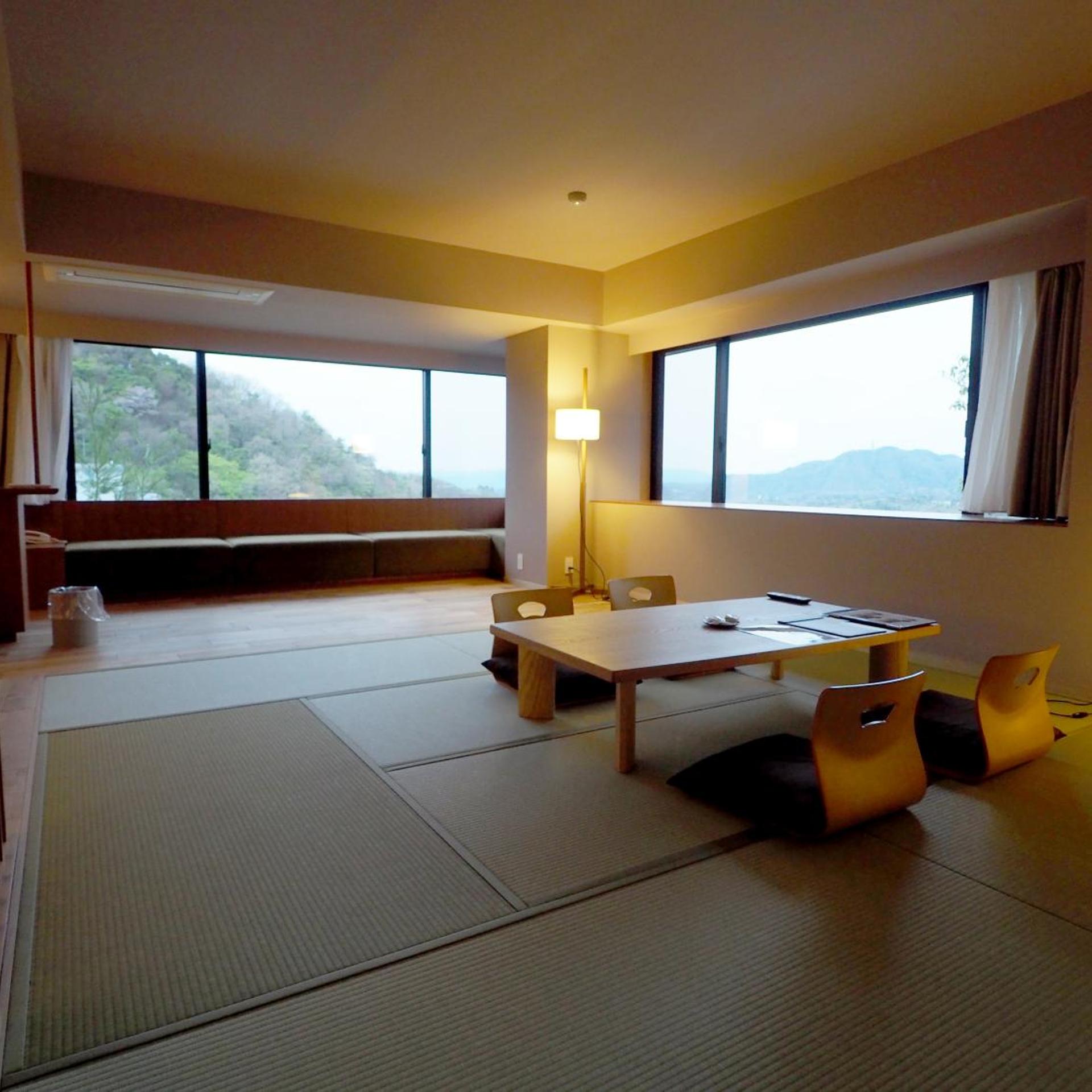 Deluxe, Twin Beds, Mountain View, Tatami, East Tower, Corner