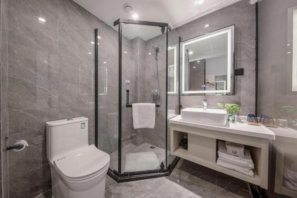 GYA Shanghai Long Distance Passenger Terminal Hotel 46/49