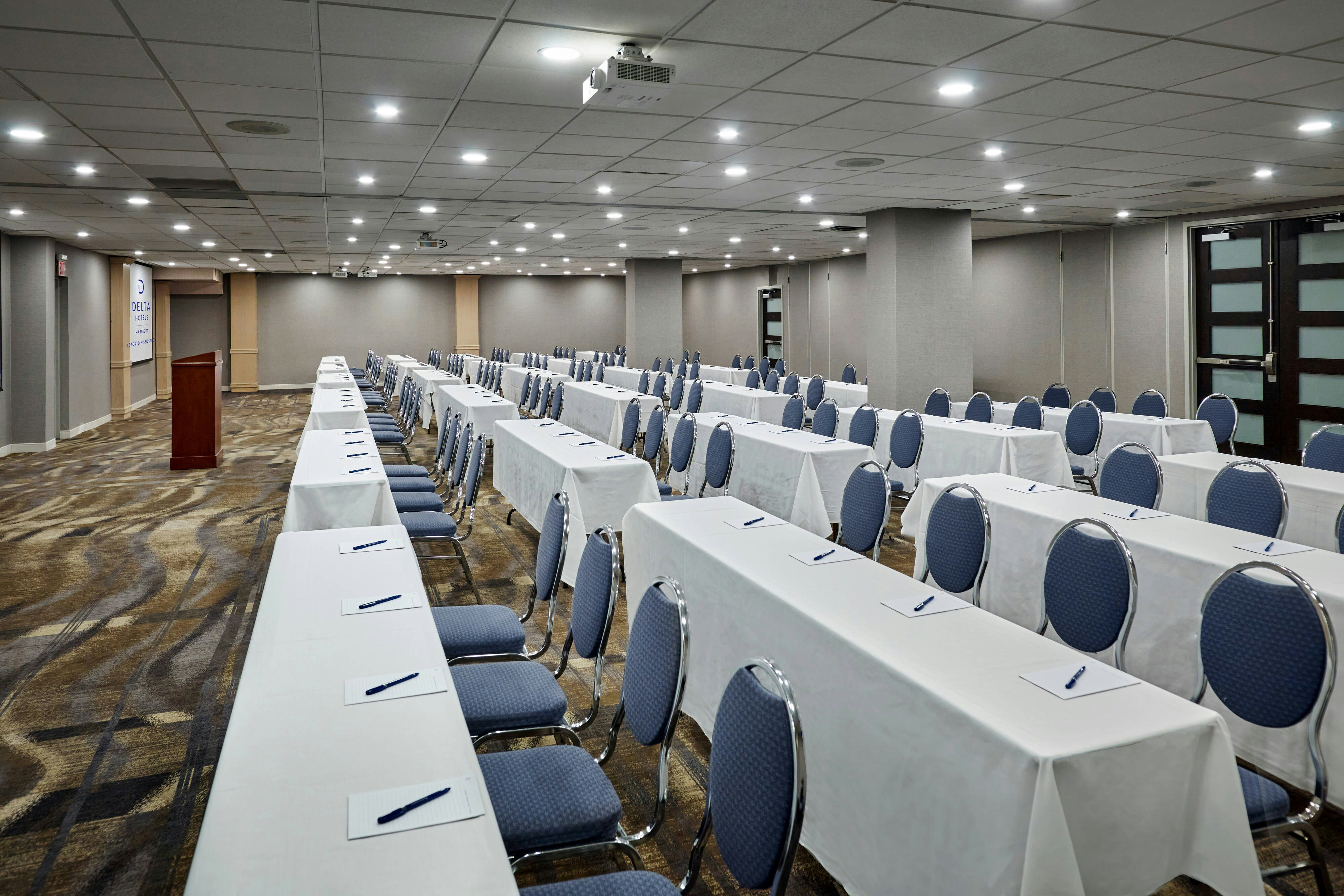 Delta Hotels By Marriott Toronto Mississauga 28/32
