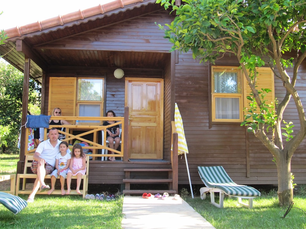 Baris Pension & Bungalows 5/50