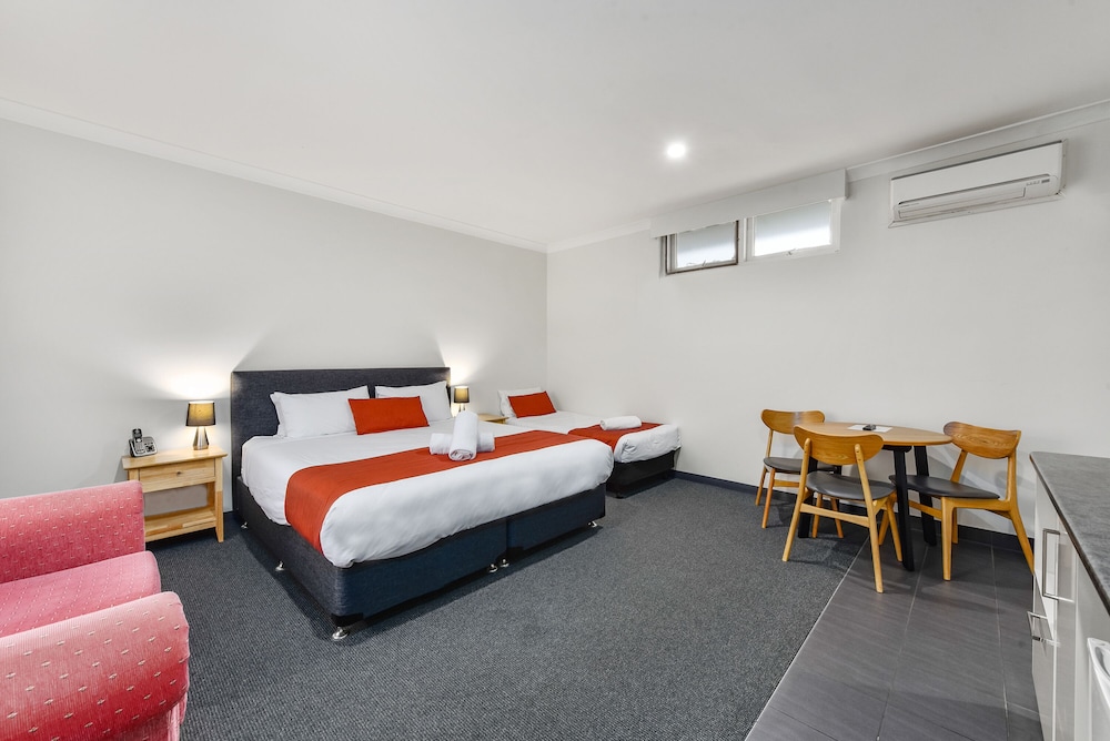 Robe Central Motel 7/43