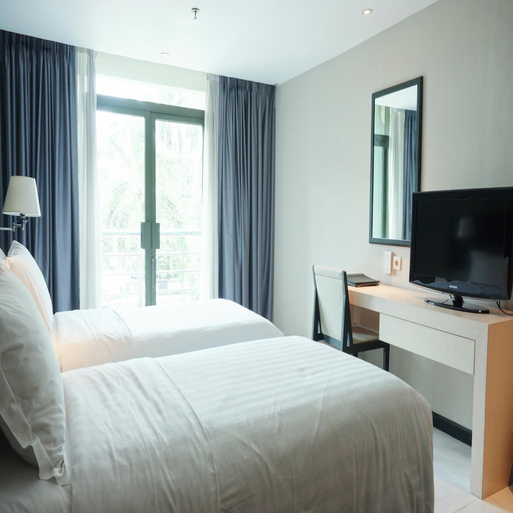 STUDIO, SUITE, SINGLE BED