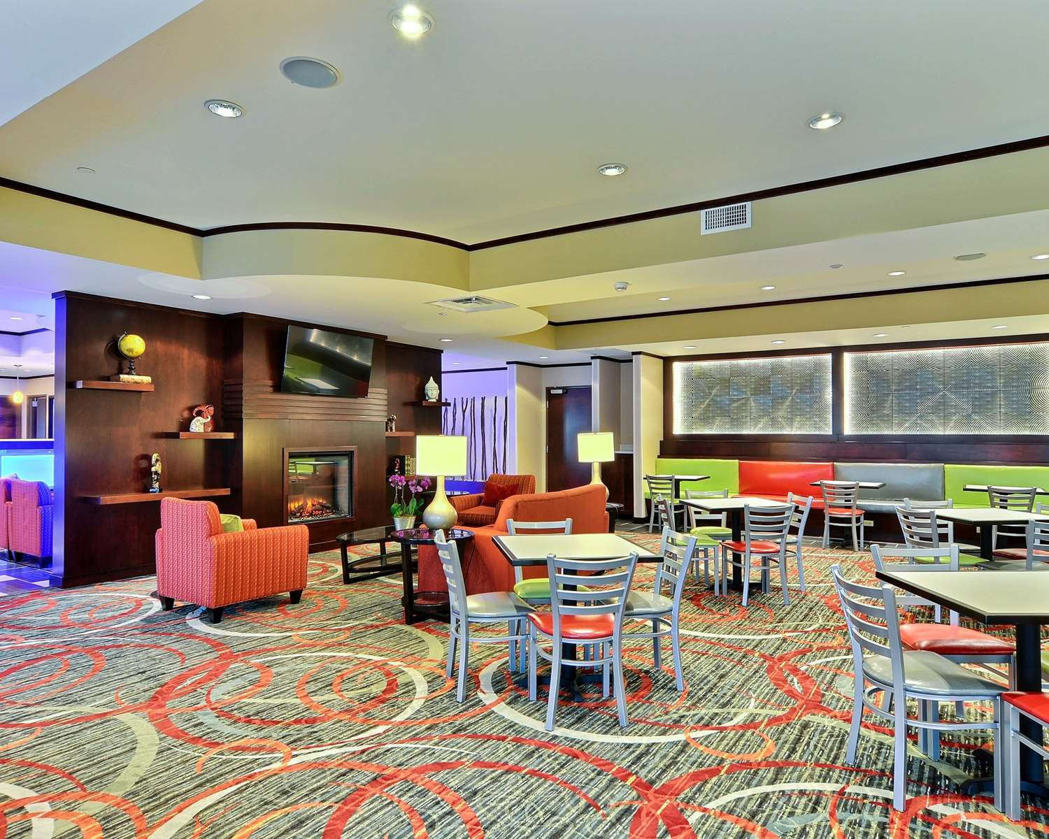 Comfort Suites Uniontown, PA 28/44