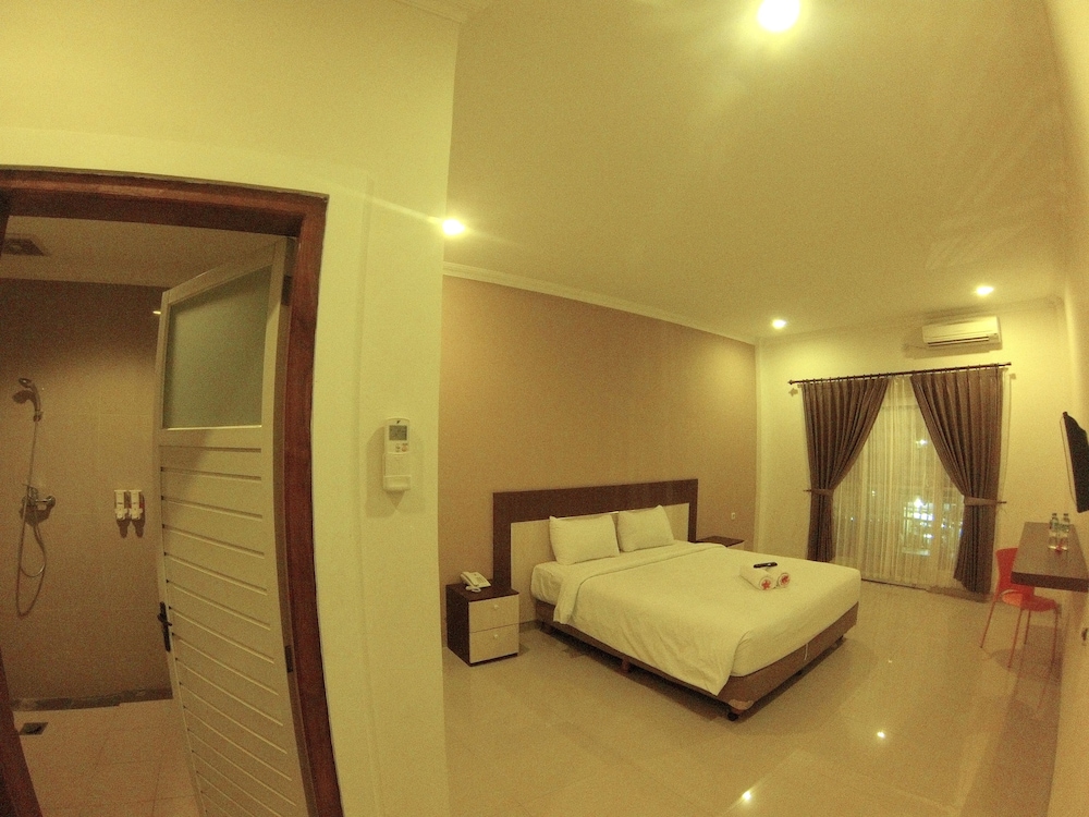 The Kanjeng Hotel Kuta 6/36
