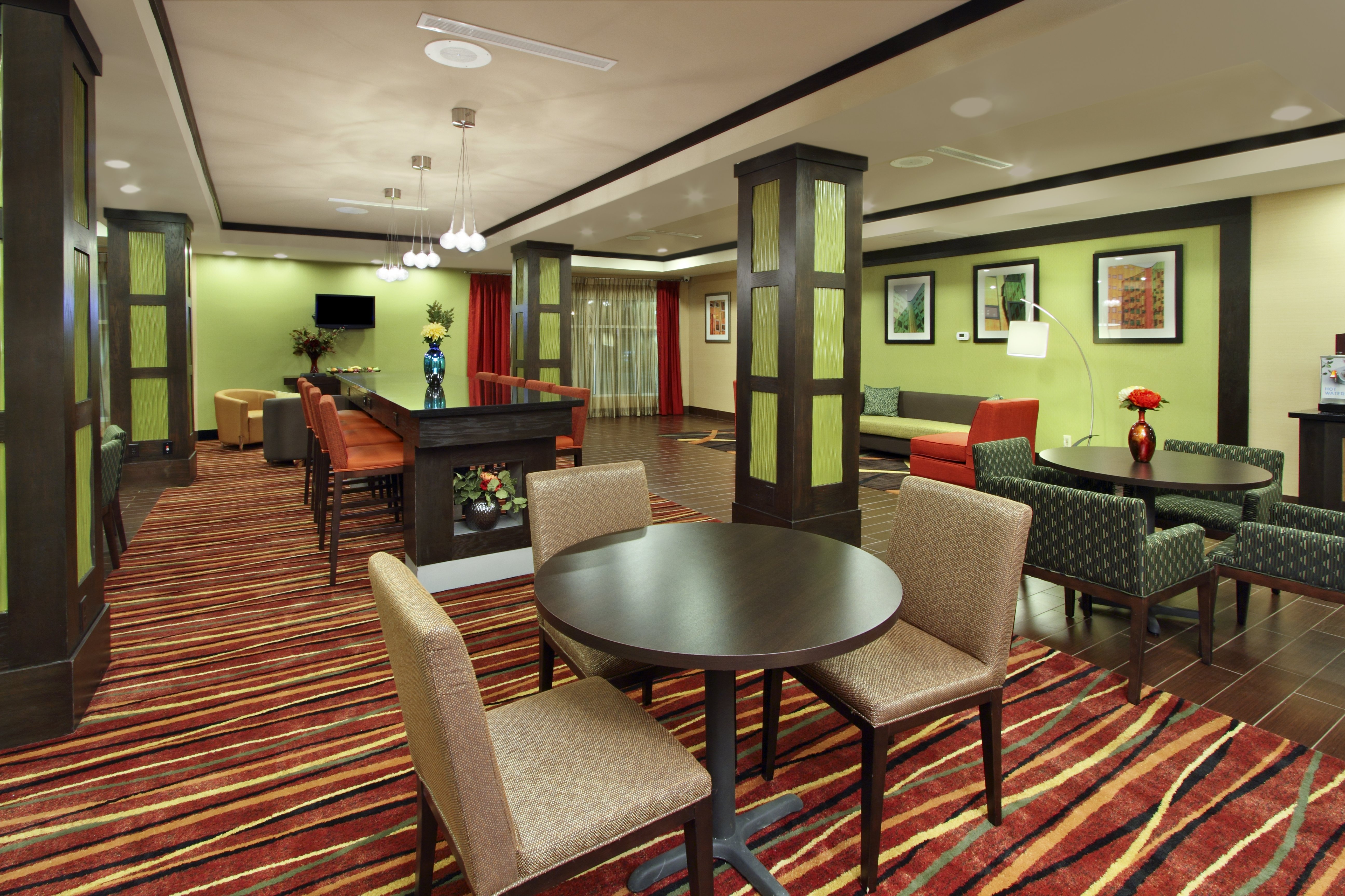 Holiday Inn Express and Suites Houston East Baytown 22/31