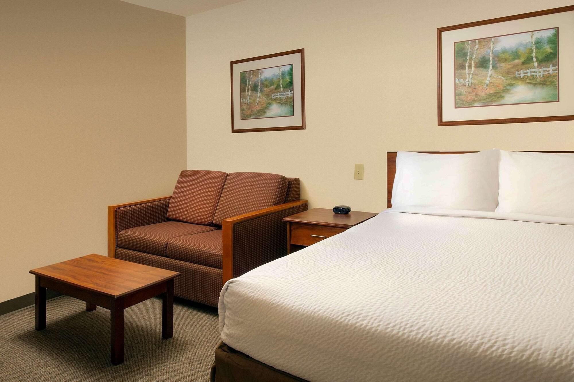 WoodSpring Suites Lincoln Northeast I-80 13/31