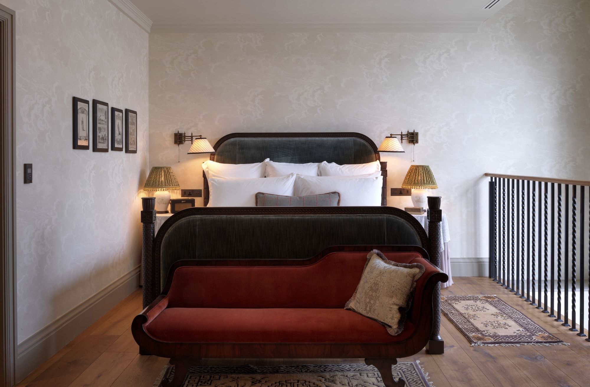 DUPLEX, SUITE