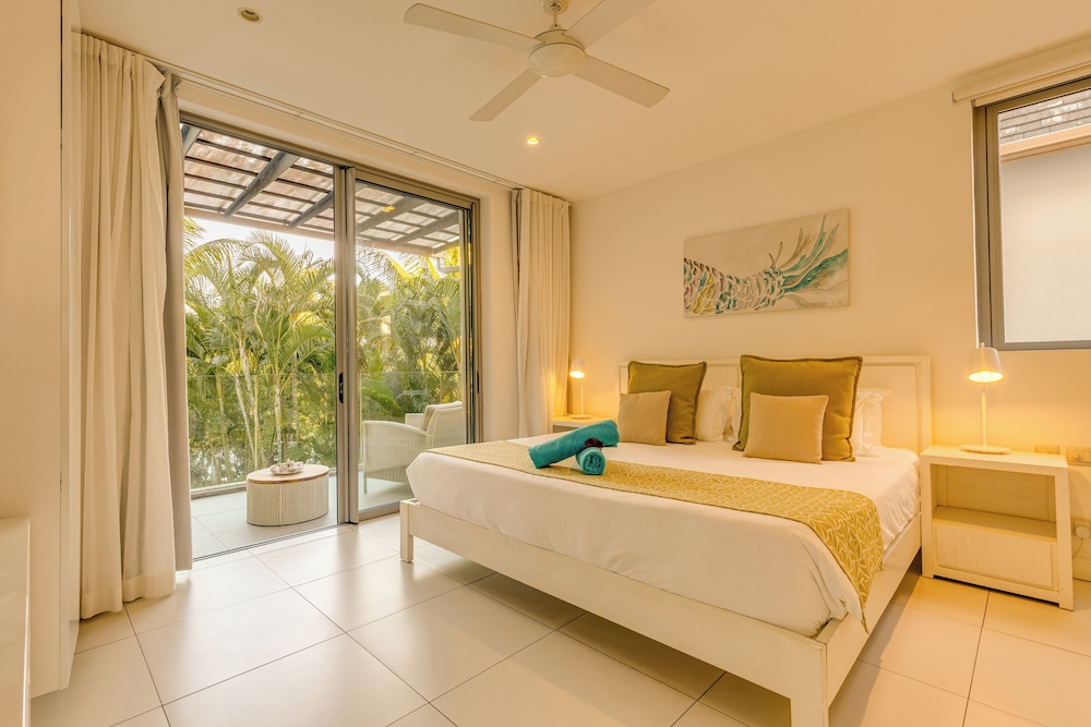 3 BEDROOMS, DELUXE