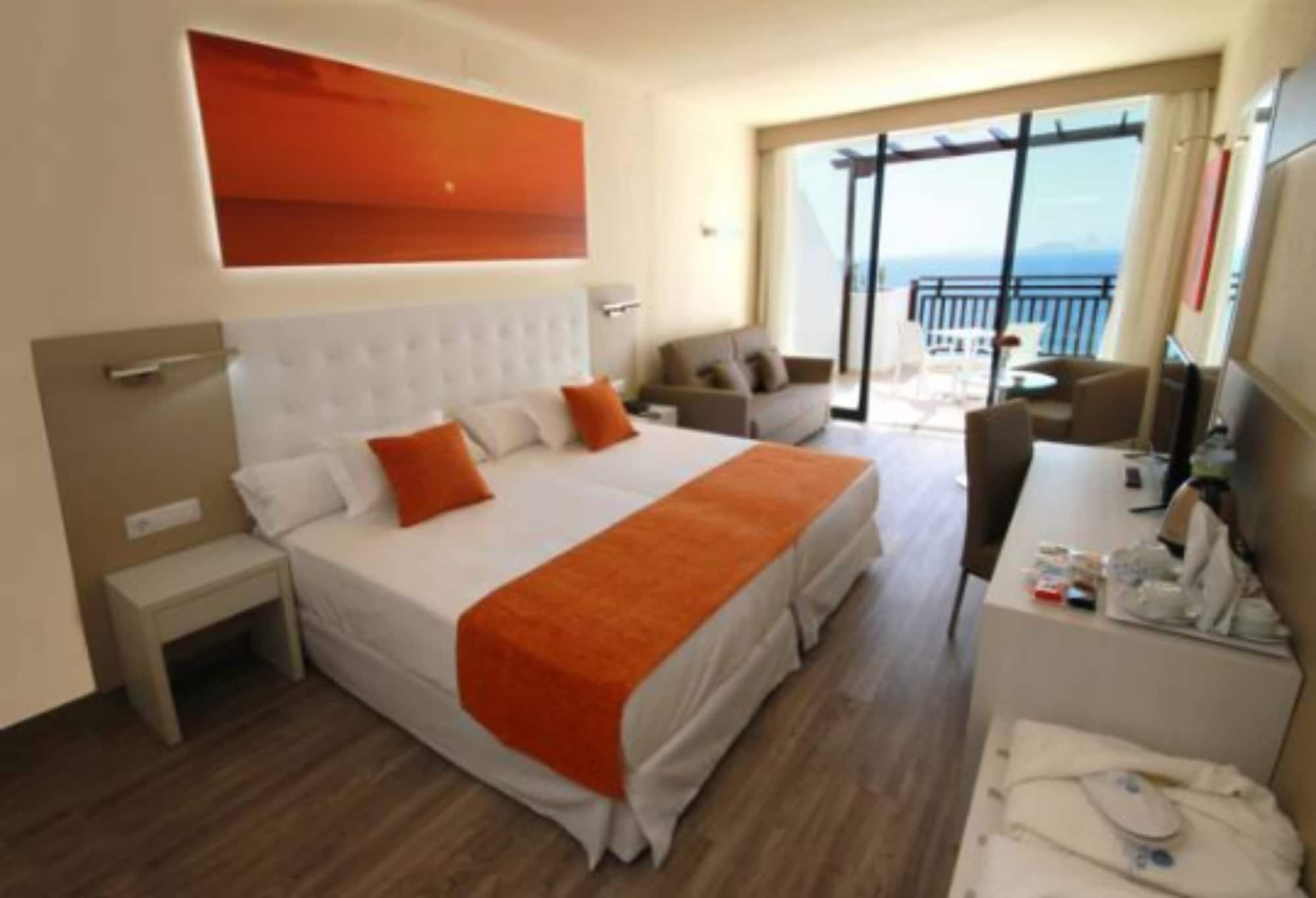 SUPERIOR, TRIPLE, SEA VIEW