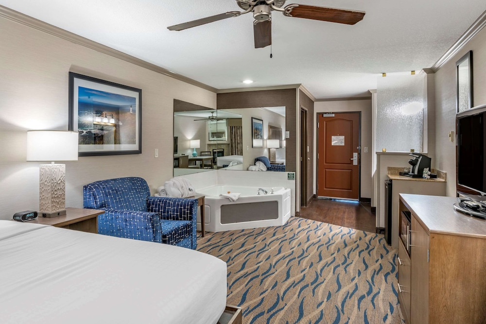 Elizabeth Oceanfront Suites Ascend Hotel Collection 36/46