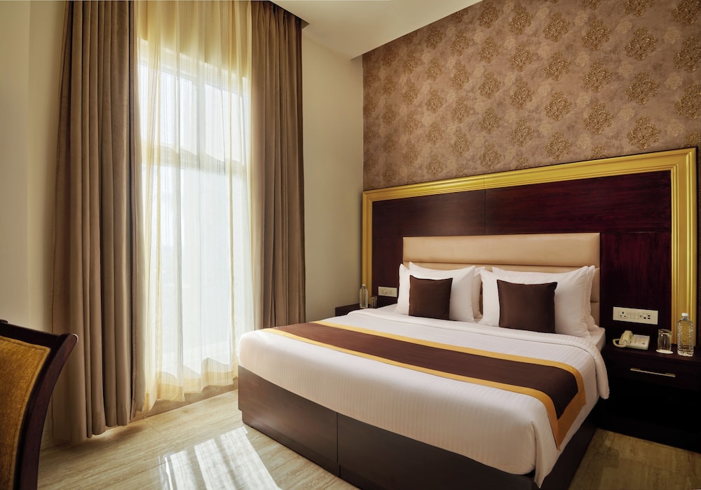 Royal Kingdom Resort 18/42