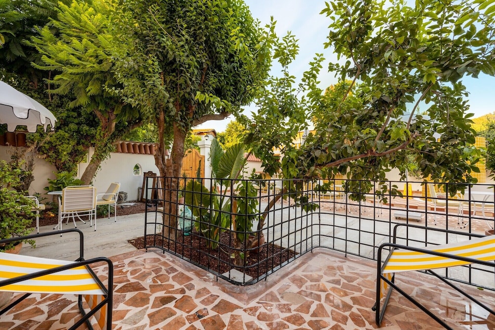 Yonca Anjelika Otel +12 39/50