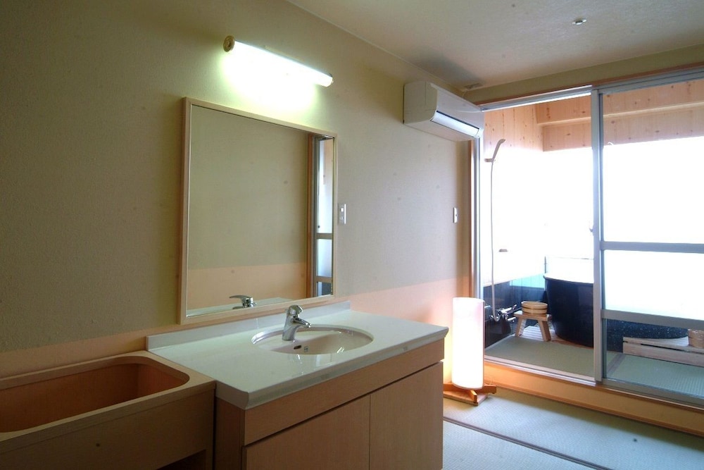 AOSHIMA GRAND HOTEL 48/49