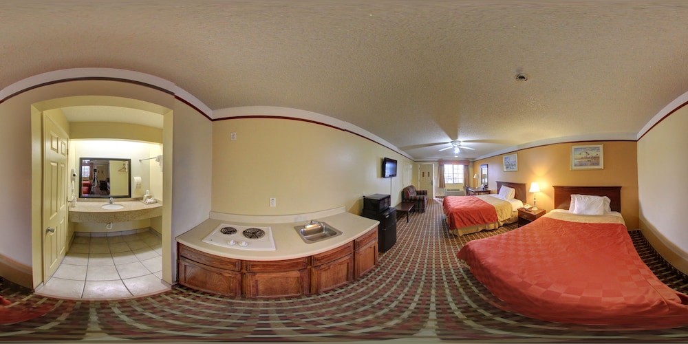 Deluxe Inn Suites 33/61
