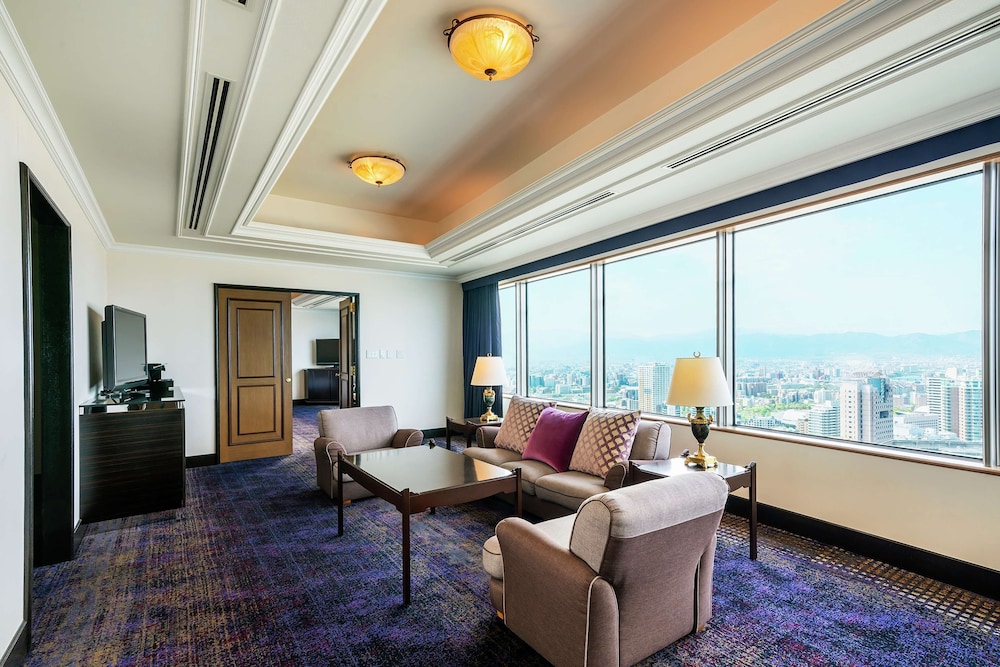 Hilton Fukuoka Sea Hawk 53/84