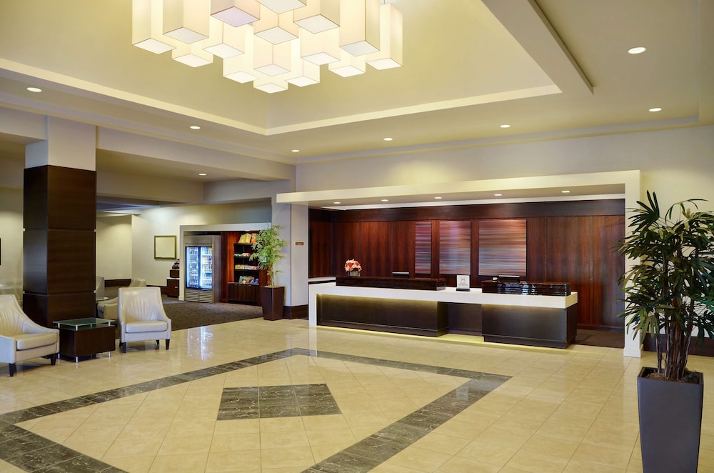 Hilton Winnipeg Airport Suites 5/65