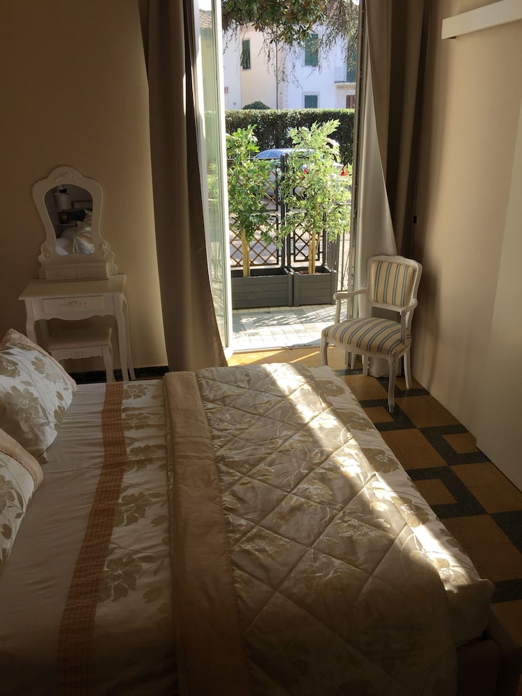 Lucca Relais 30/50