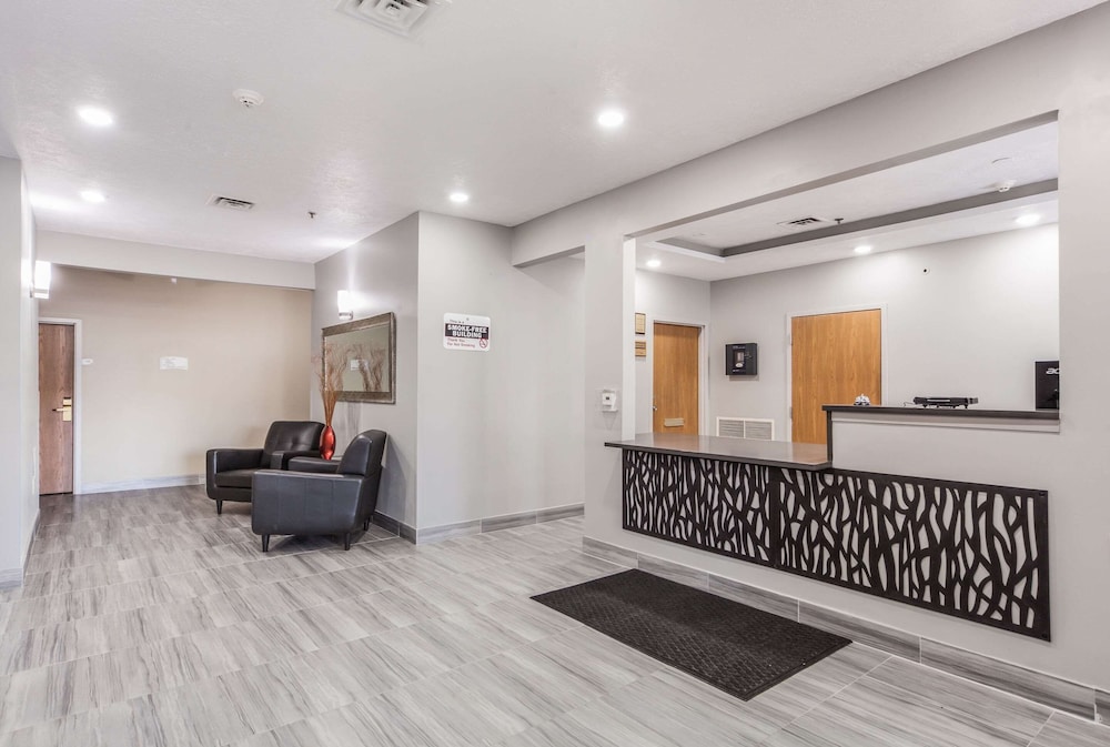 Quality Inn and Suites Omaha NE 7/34