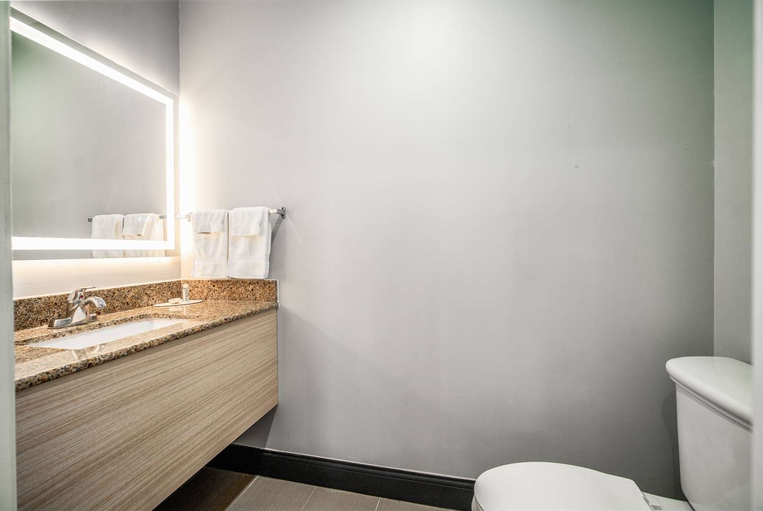 Travelodge Inn & Suites by Wyndham Bell Los Angeles Area 46/52