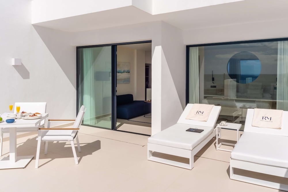 Royal Marina Suites Boutique Hotel 39/50